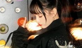 网友爆料妈妈出轨视频,网友曝光出轨视频引发热议